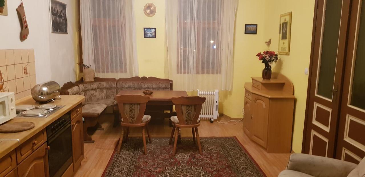 Apartman Namesti Horní Blatná Extérieur photo